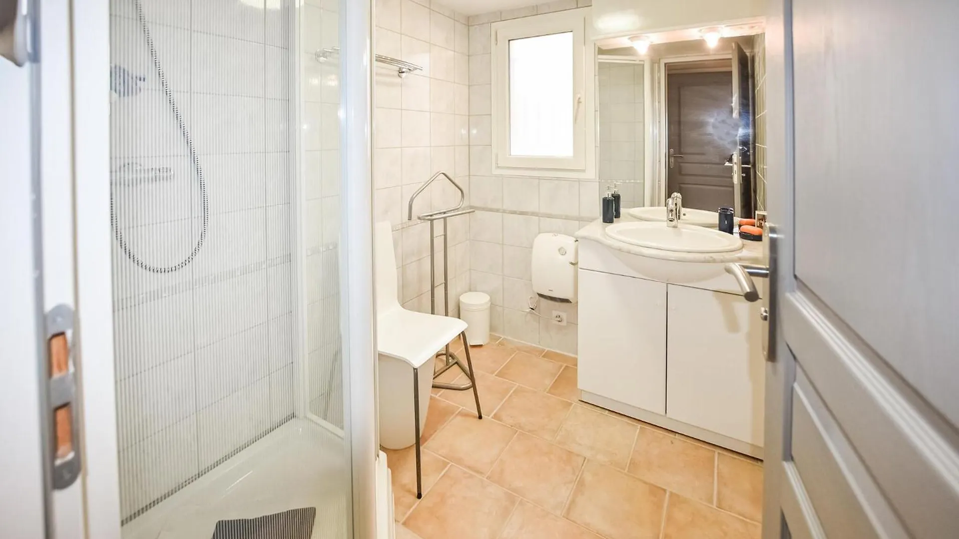 Awesome Apartment In Visan